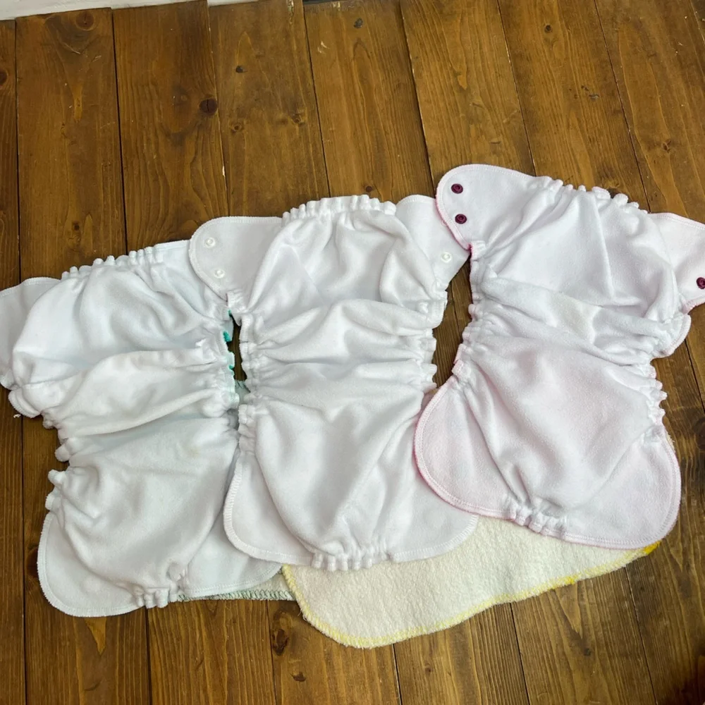 Apple Cheeks size 1 bundle of 3 pockets diapers and inserts